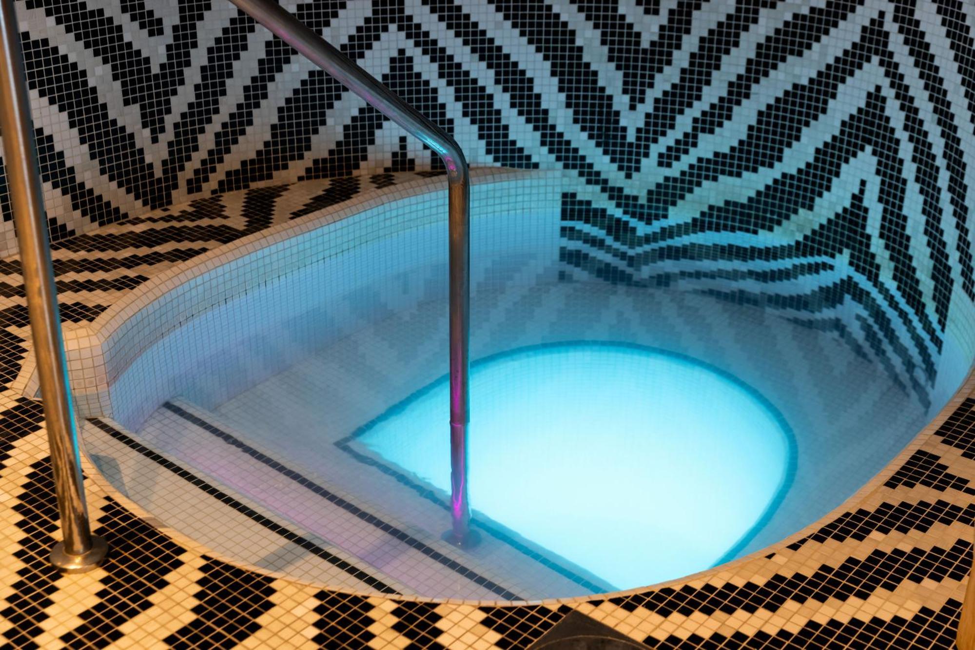 엠포리움 사우스 뱅크 호텔 브리즈번 외부 사진 A Turkish bath